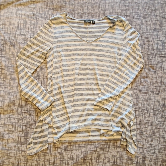 ❣️ Long-sleeved Top ❣️BOGO - Picture 1 of 6